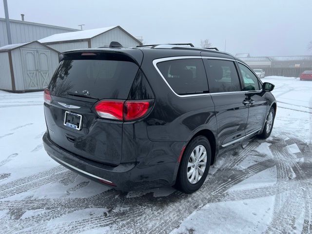 2018 Chrysler Pacifica Touring-L