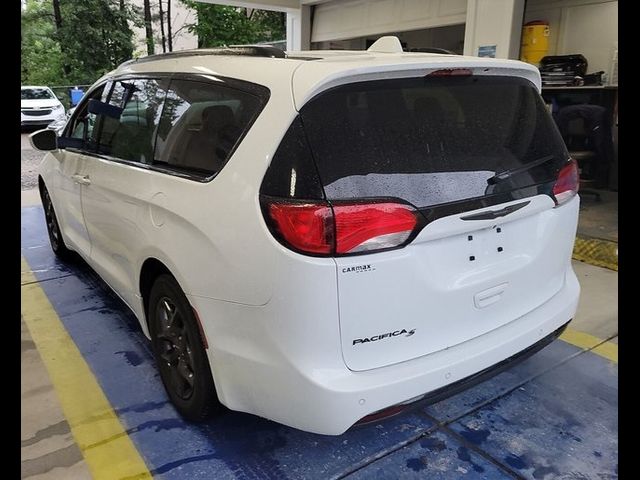 2018 Chrysler Pacifica Touring-L