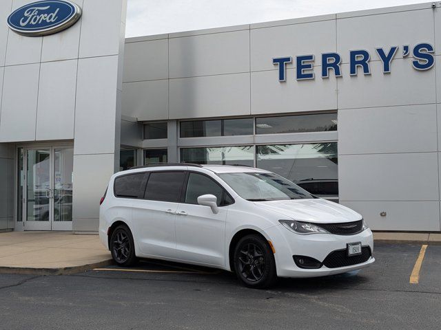 2018 Chrysler Pacifica Touring-L