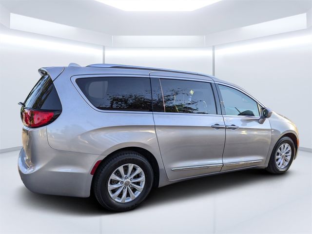 2018 Chrysler Pacifica Touring-L