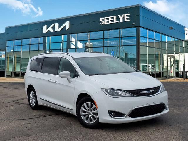 2018 Chrysler Pacifica Touring-L