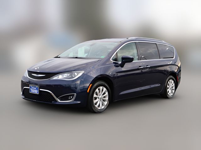 2018 Chrysler Pacifica Touring-L