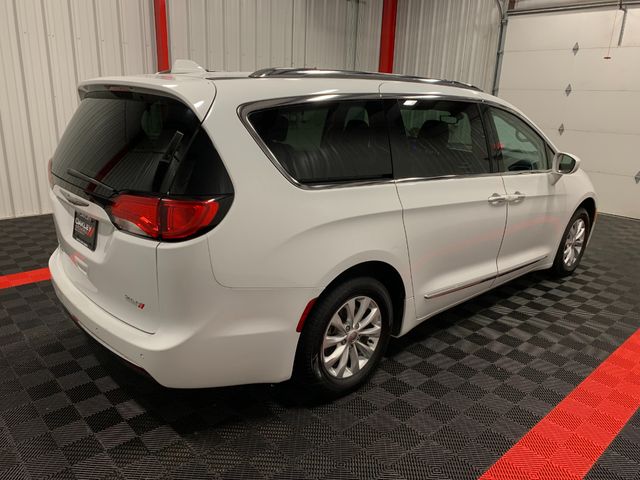 2018 Chrysler Pacifica Touring-L