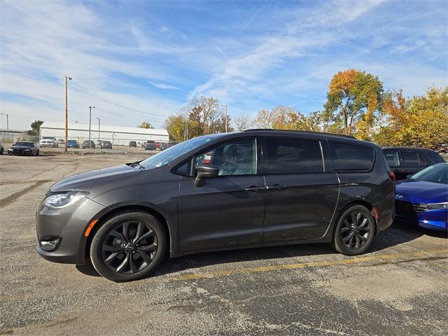 2018 Chrysler Pacifica Touring-L