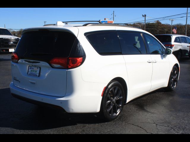 2018 Chrysler Pacifica Touring-L