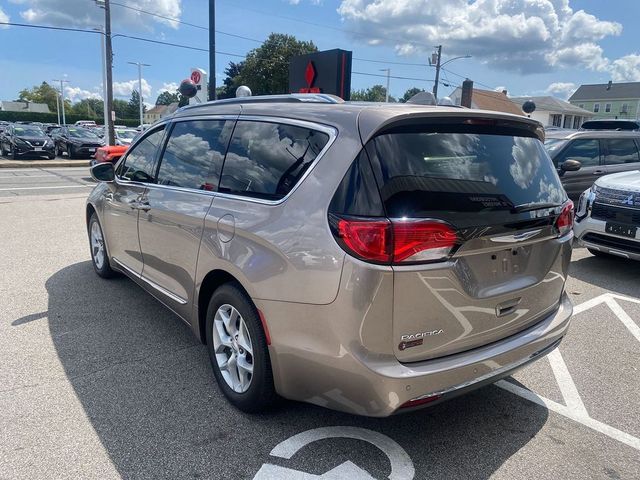 2018 Chrysler Pacifica Touring-L