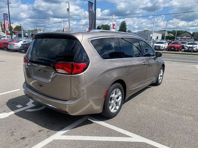 2018 Chrysler Pacifica Touring-L