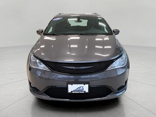 2018 Chrysler Pacifica Touring-L