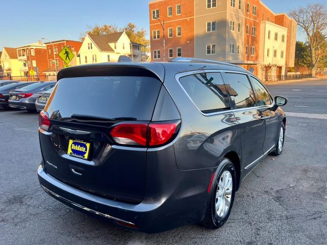 2018 Chrysler Pacifica Touring-L