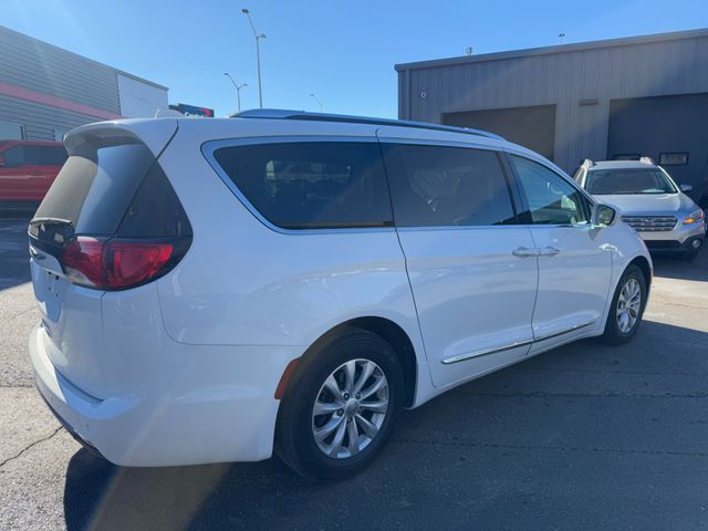 2018 Chrysler Pacifica Touring-L