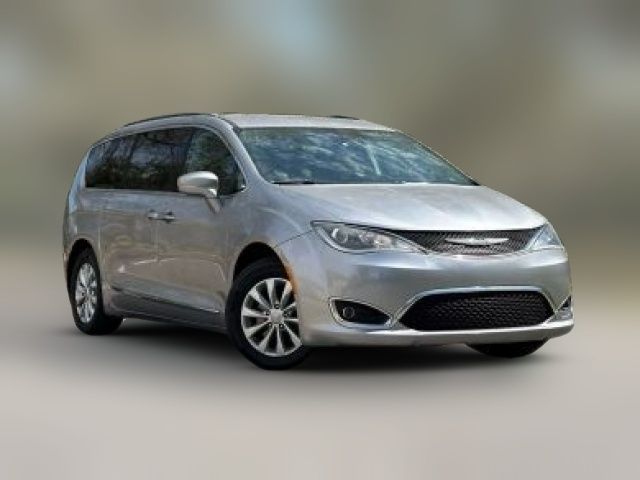 2018 Chrysler Pacifica Touring-L