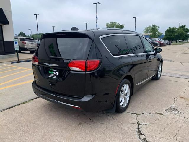 2018 Chrysler Pacifica Touring-L