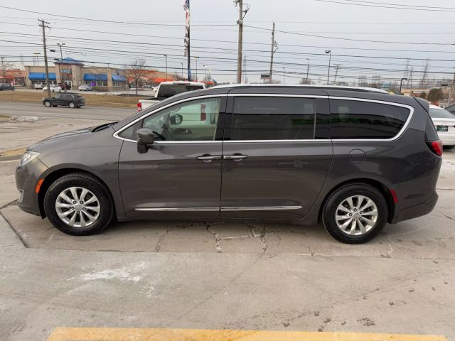 2018 Chrysler Pacifica Touring-L