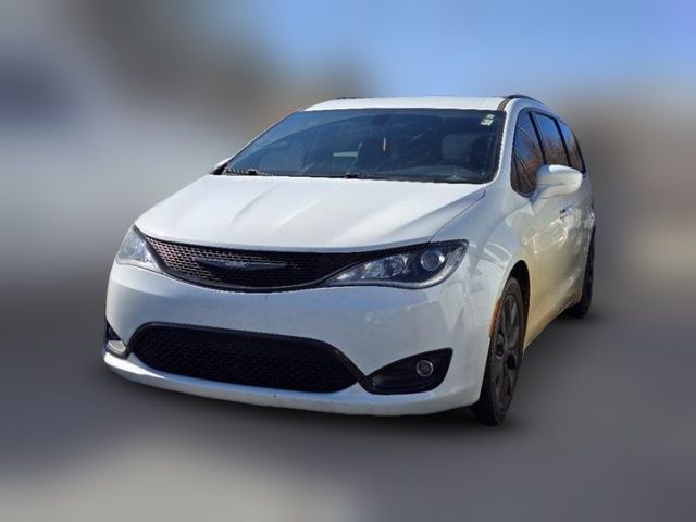 2018 Chrysler Pacifica Touring-L Plus