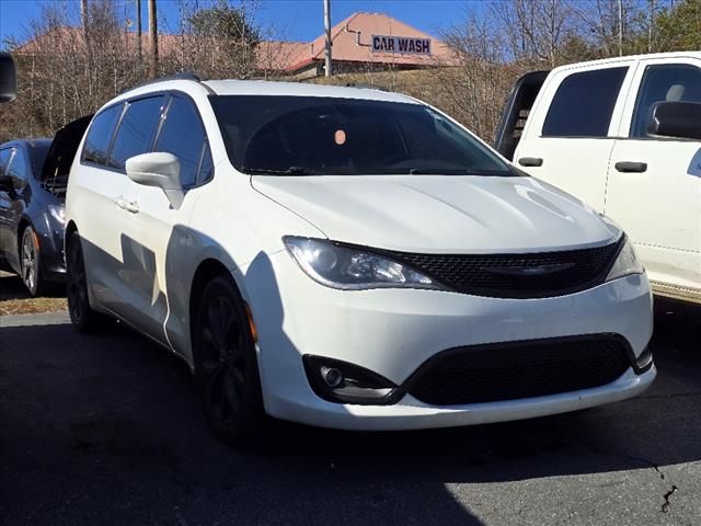 2018 Chrysler Pacifica Touring-L Plus