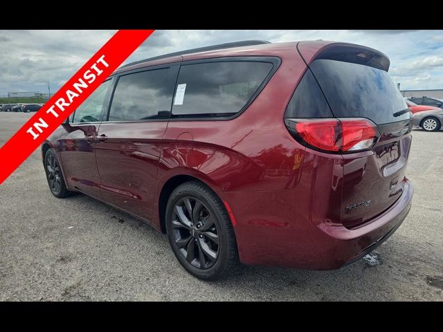 2018 Chrysler Pacifica Touring-L Plus