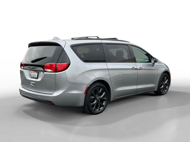 2018 Chrysler Pacifica Touring-L Plus