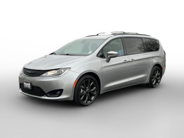 2018 Chrysler Pacifica Touring-L Plus