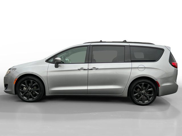 2018 Chrysler Pacifica Touring-L Plus