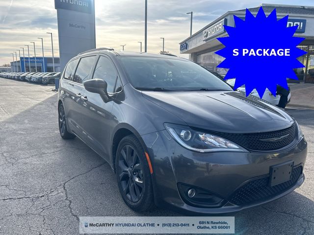 2018 Chrysler Pacifica Touring-L Plus