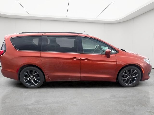 2018 Chrysler Pacifica Touring-L Plus