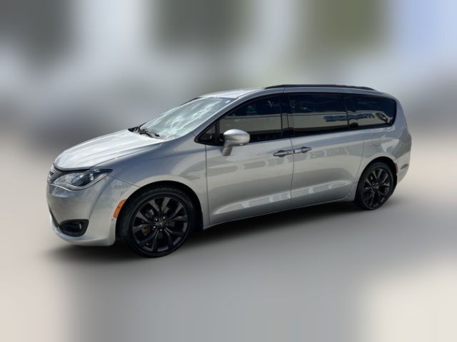 2018 Chrysler Pacifica Touring-L Plus