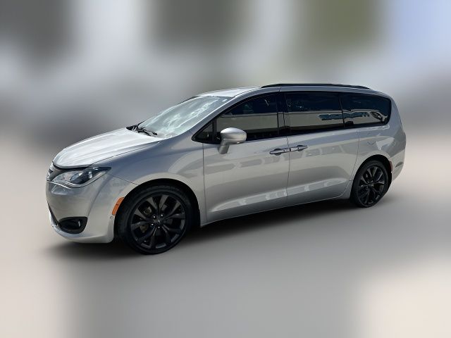 2018 Chrysler Pacifica Touring-L Plus