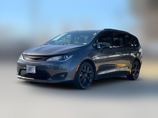 2018 Chrysler Pacifica Touring-L Plus