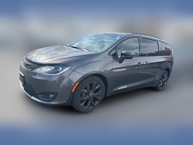 2018 Chrysler Pacifica Touring-L Plus