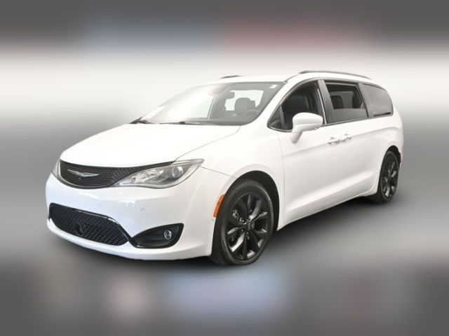 2018 Chrysler Pacifica Touring-L Plus