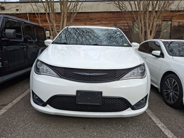 2018 Chrysler Pacifica Touring-L Plus