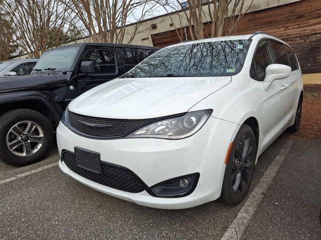 2018 Chrysler Pacifica Touring-L Plus