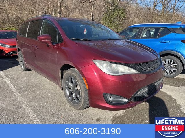 2018 Chrysler Pacifica Touring-L Plus