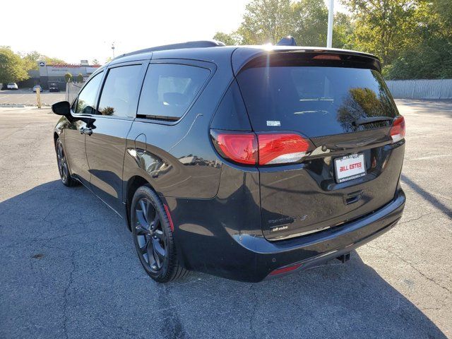 2018 Chrysler Pacifica Touring-L Plus