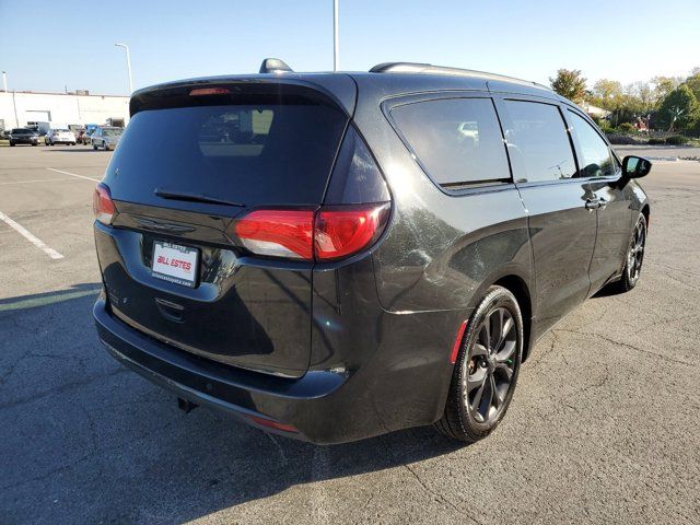 2018 Chrysler Pacifica Touring-L Plus