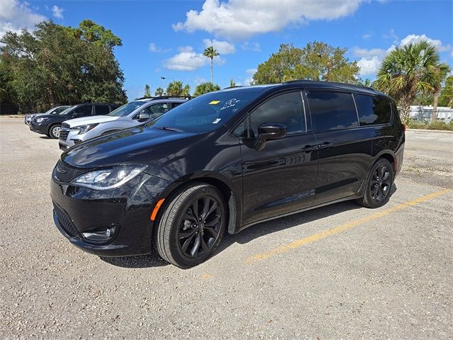 2018 Chrysler Pacifica Touring-L Plus