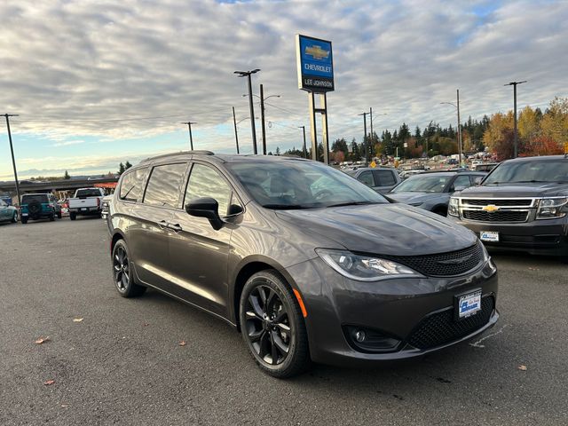 2018 Chrysler Pacifica Touring-L Plus