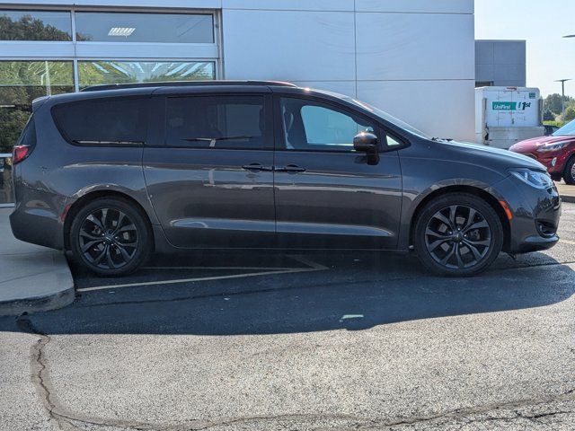 2018 Chrysler Pacifica Touring-L Plus