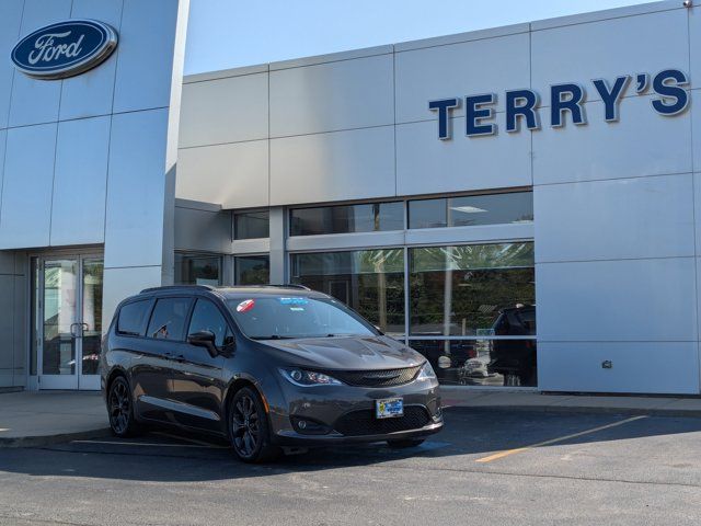 2018 Chrysler Pacifica Touring-L Plus