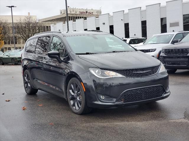 2018 Chrysler Pacifica Touring-L Plus