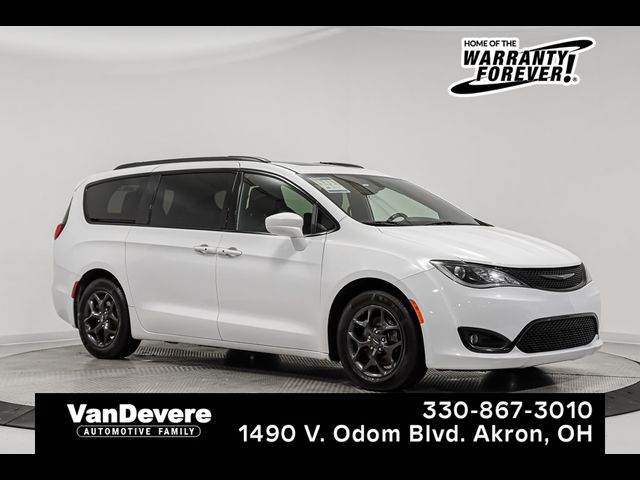 2018 Chrysler Pacifica Touring-L Plus