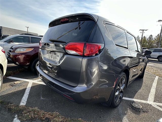 2018 Chrysler Pacifica Touring Plus