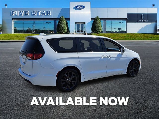 2018 Chrysler Pacifica Touring Plus