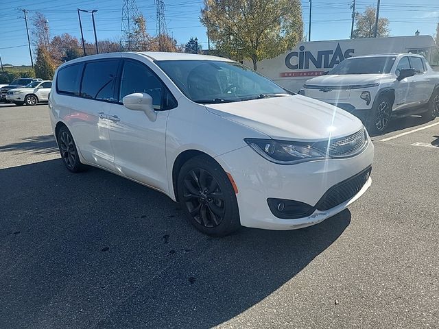 2018 Chrysler Pacifica Touring Plus