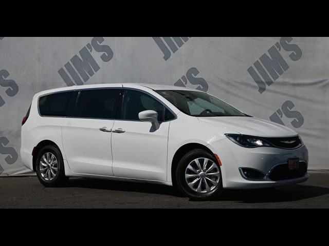 Used 2018 White Chrysler Pacifica Minivan For Sale Near Me Auto
