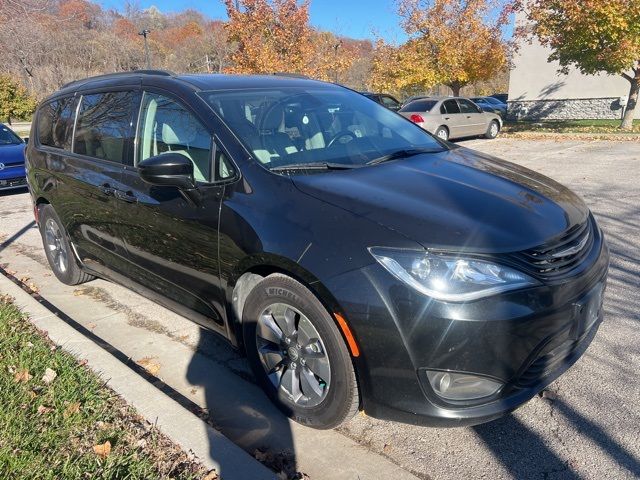 2018 Chrysler Pacifica Hybrid Limited