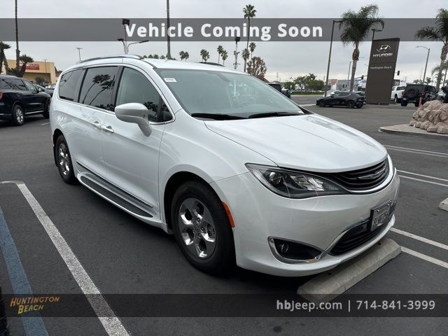 2018 Chrysler Pacifica Hybrid Touring L