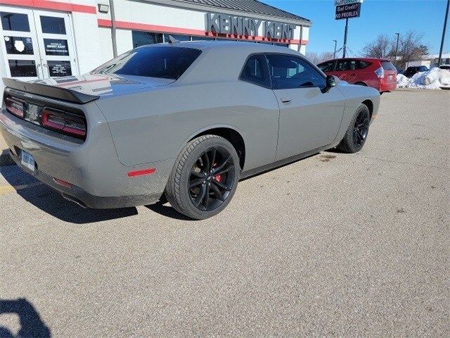 2018 Dodge Challenger SXT Plus