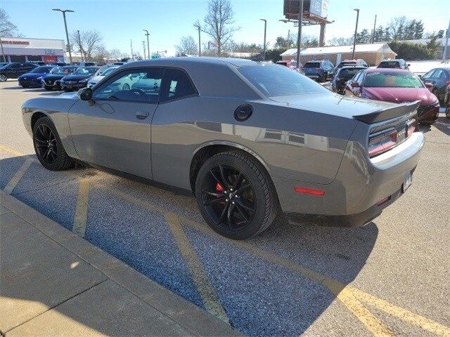 2018 Dodge Challenger SXT Plus