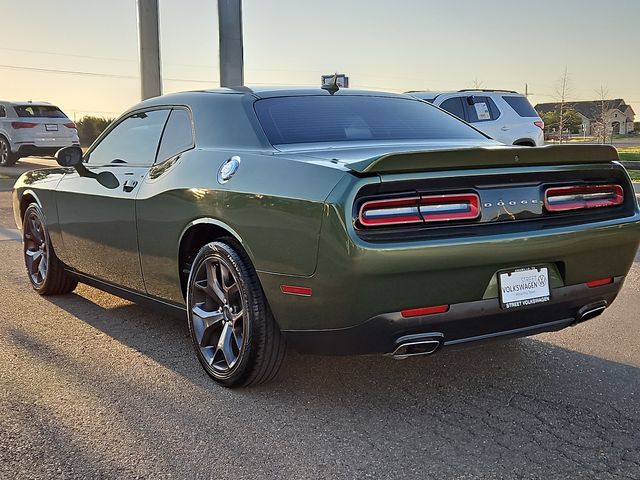 2018 Dodge Challenger SXT Plus